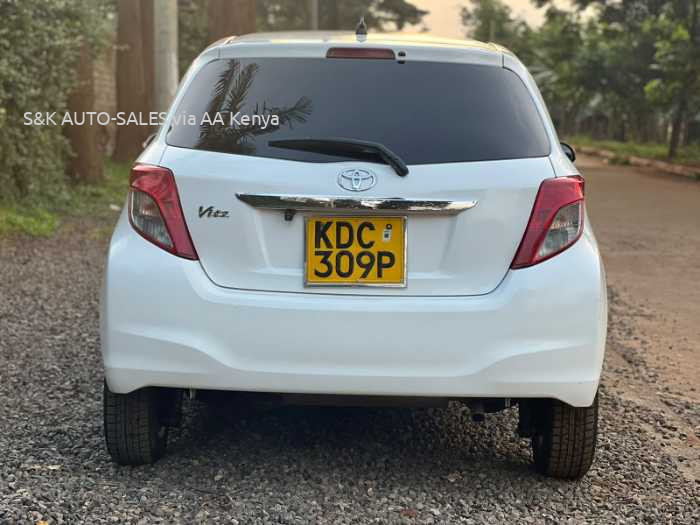 2014 TOYOTA VITZ