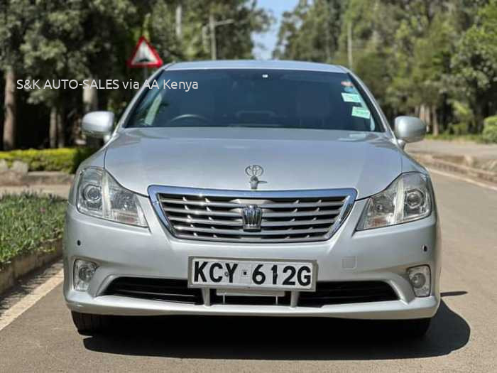 2012 TOYOTA CROWN