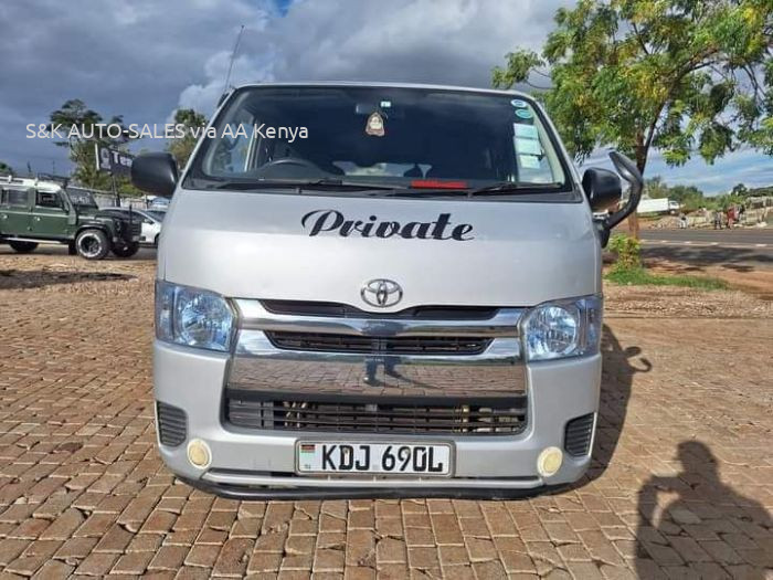 2016 TOYOTA HIACE