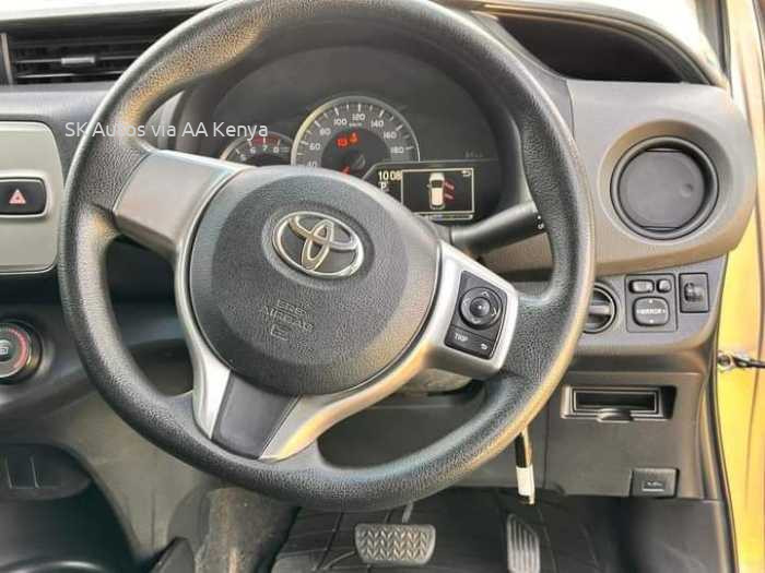 2015 TOYOTA VITZ