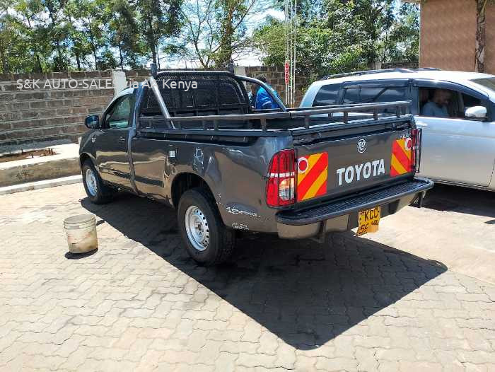 2014 TOYOTA HILUX