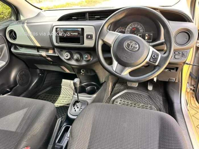 2015 TOYOTA VITZ