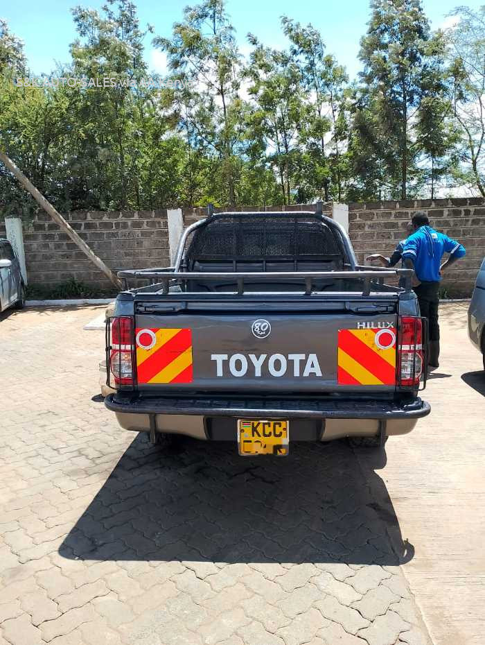 2014 TOYOTA HILUX