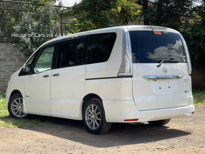 2016 NISSAN SERENA