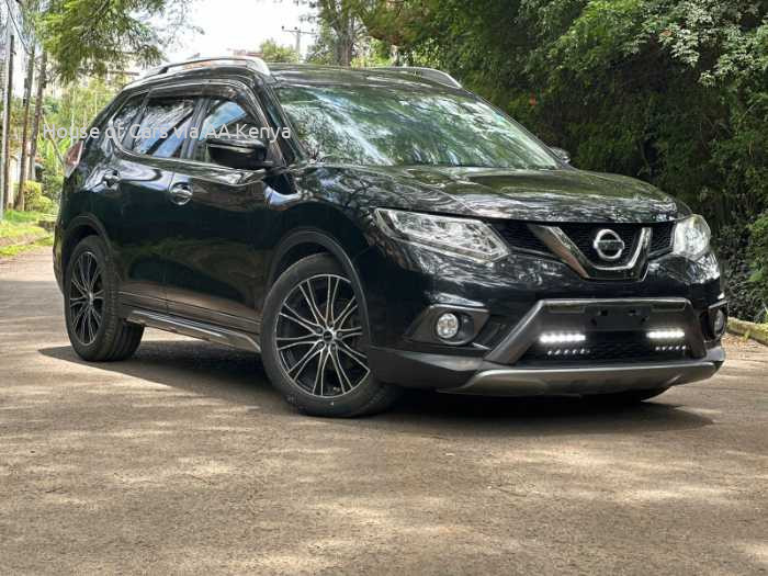 2016 NISSAN X-TRAIL