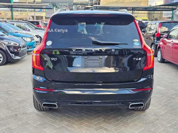 2017 VOLVO XC90