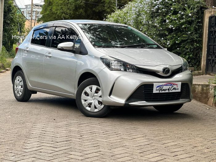 2017 TOYOTA VITZ