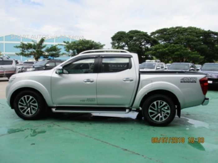 2015 NISSAN NAVARA