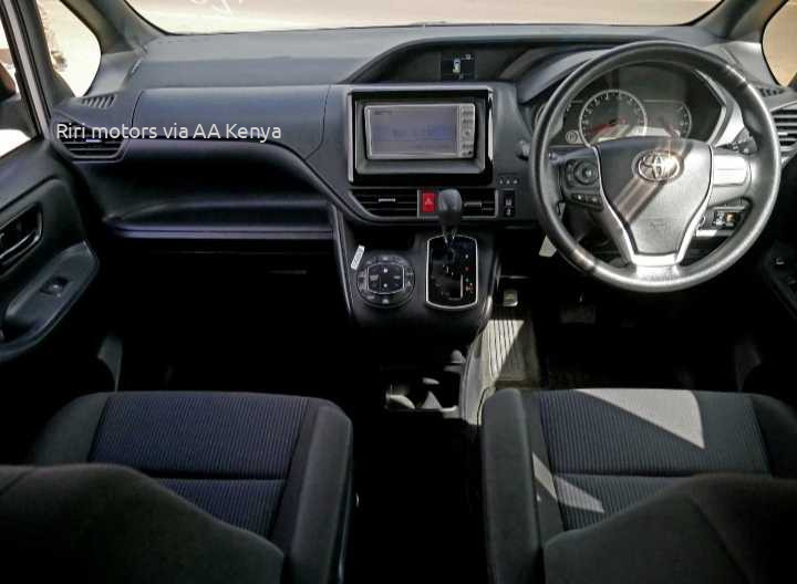 2016 TOYOTA NOAH