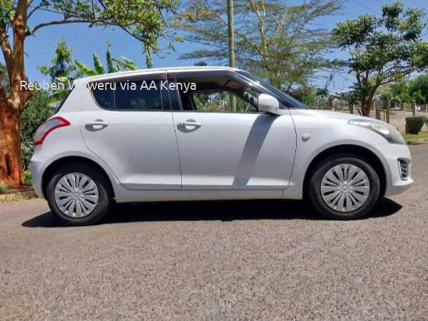 2015 SUZUKI SWIFT