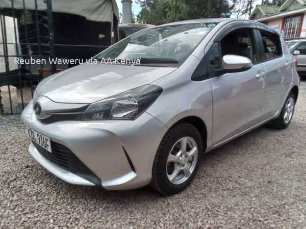 2015 TOYOTA VITZ