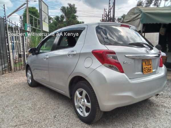 2015 TOYOTA VITZ