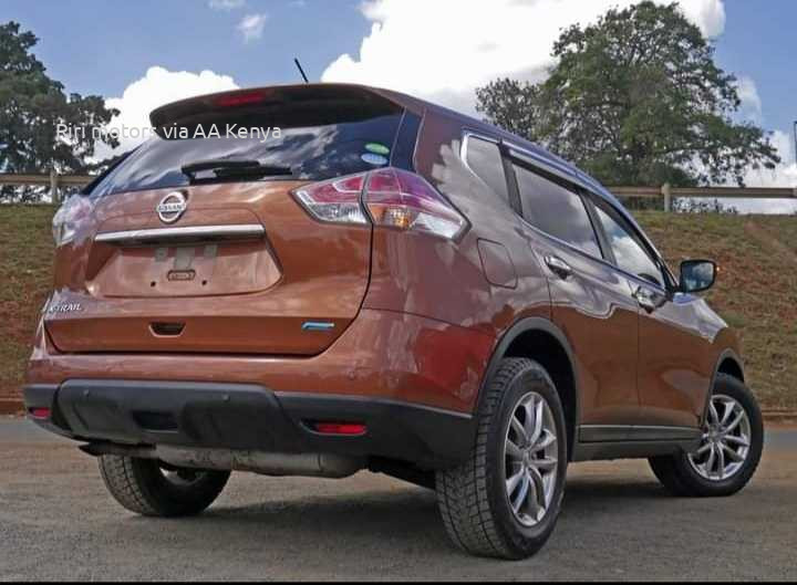 2016 NISSAN X-TRAIL