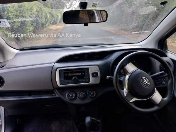 2015 TOYOTA VITZ