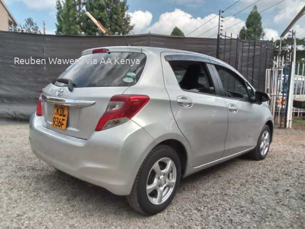 2015 TOYOTA VITZ