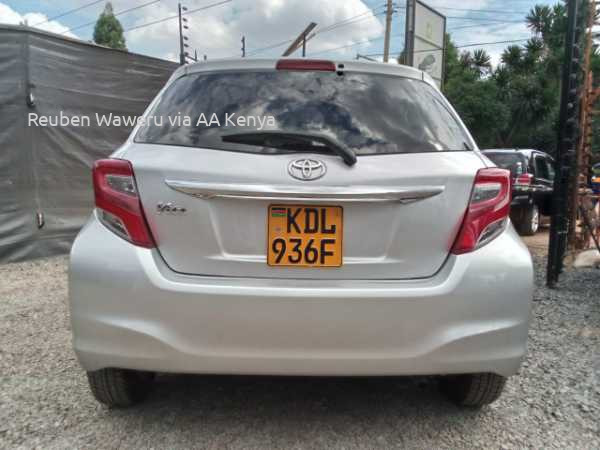 2015 TOYOTA VITZ