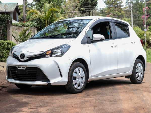 2015 TOYOTA VITZ